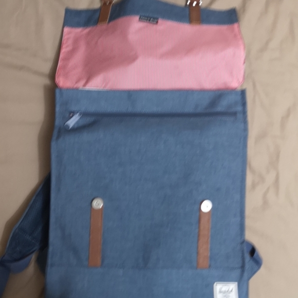 backpack - Picture 4 of 4